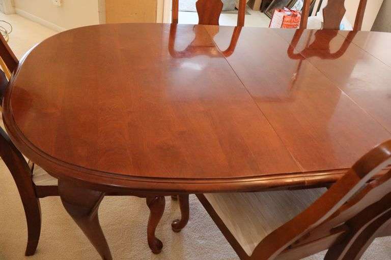Broyhill Dining Set