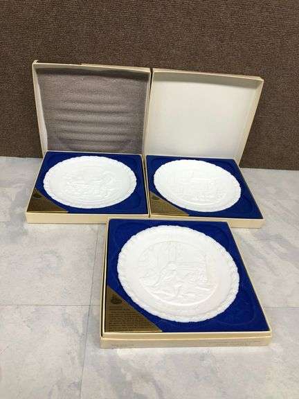 Fenton Collector Plates