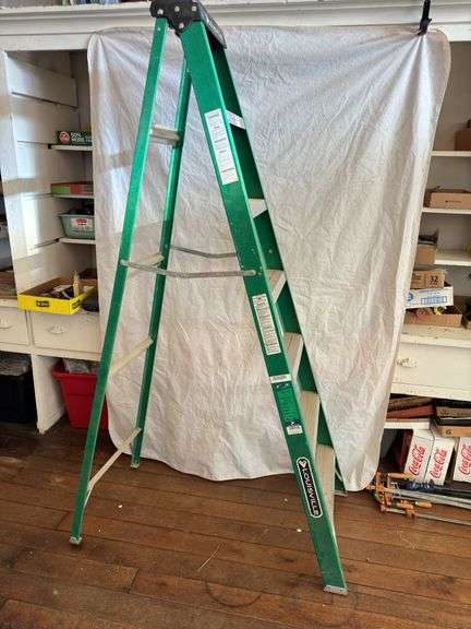 Louisville 7’ Fiberglass Ladder