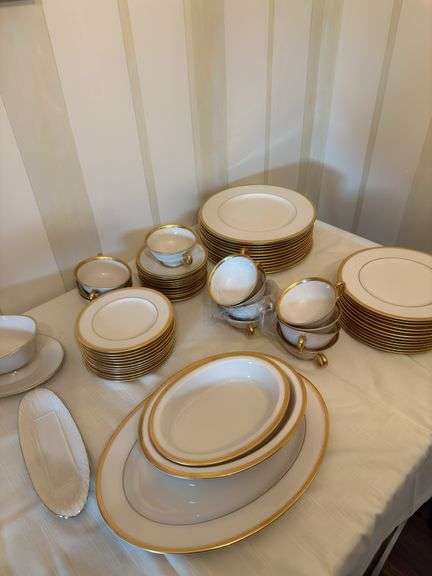 Lenox Tuxedo China-service for 12 plus