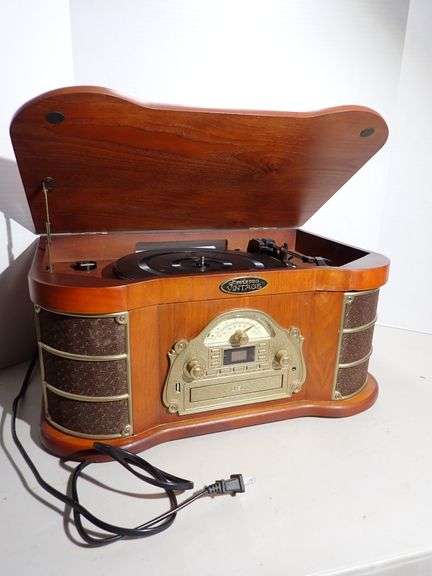 PylePro Vintage - Record Player - DVD Player - Cassette Player - Ipod/Mp3 Player - VGC.
