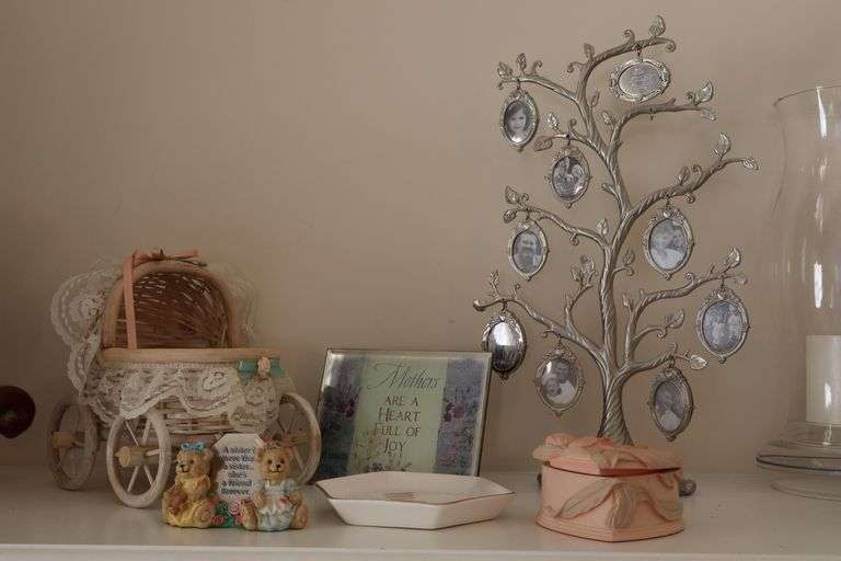 Family Tree & Home Décor