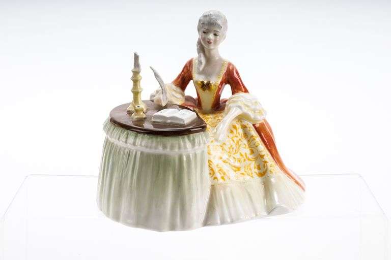Royal Doulton Figurine: Meditation 1970