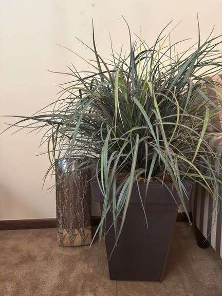 Large contemporary faux floral etc