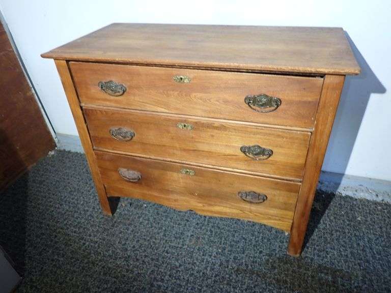 Early American Mission Style 3 drawer Antique Dresser