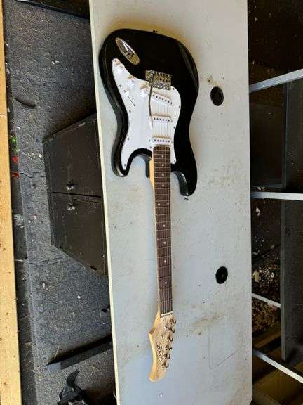 Zeny Electric guitar with Tuner