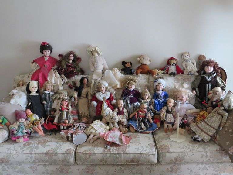 Large Collection of Vintage and Modern Dolls