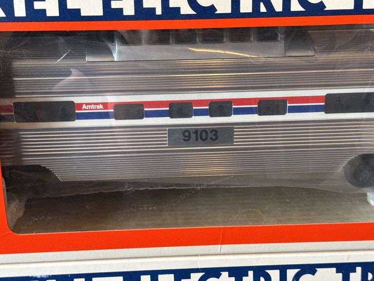 Lionel Amtrak Cars