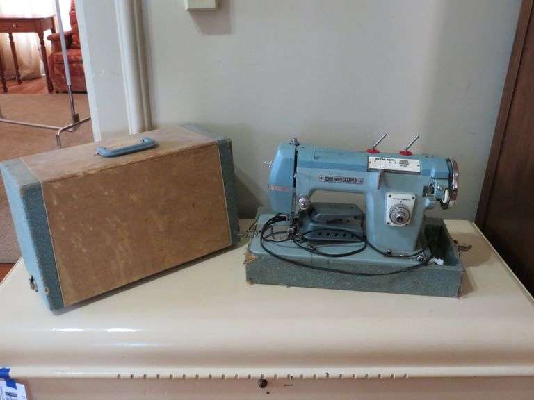 Vintage Good Housekeeper Sewing Machine with Case