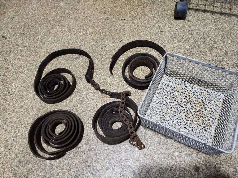 Metal Basket With Four Leather Animal Leads