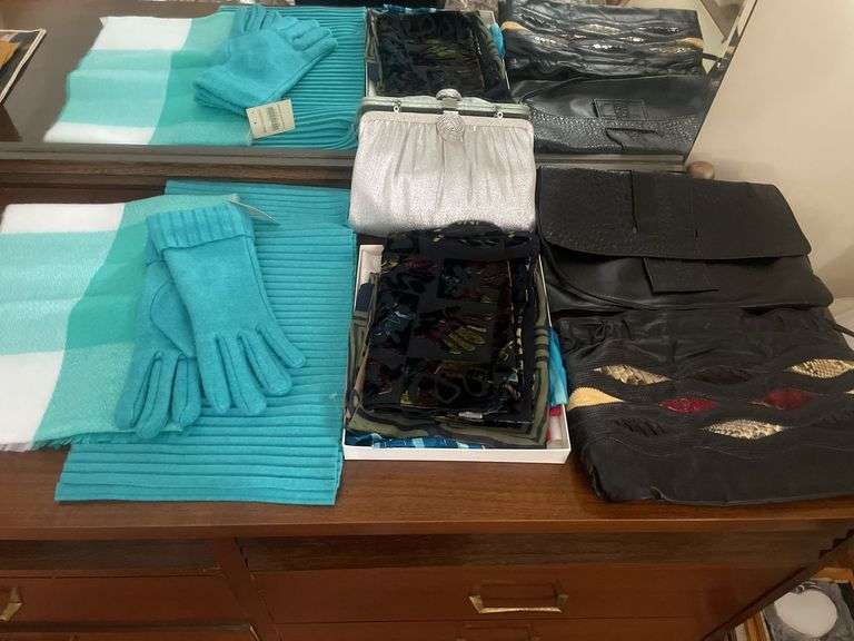 Women’s Accessories