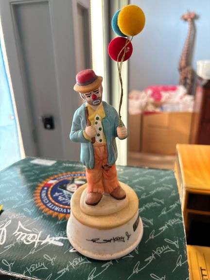 Emmett Kelly Jr - Music Box