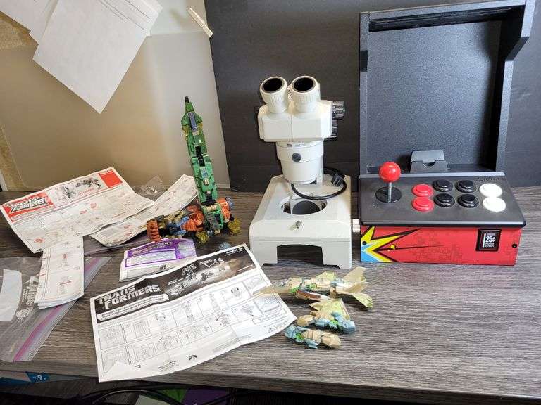 Misc Items - One Lot: Ion Icade Game (Need An IPad to work...