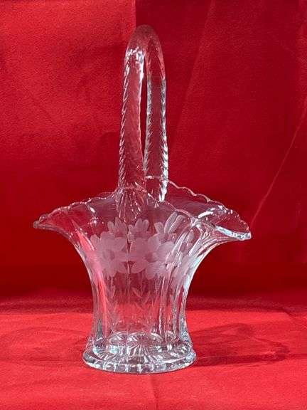 Crystal basket with flowers