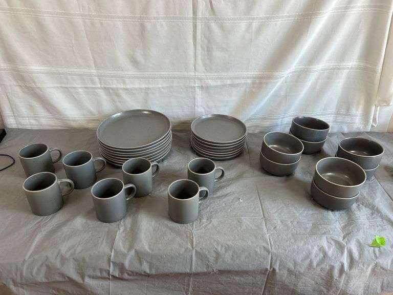 Threshold Dinnerware