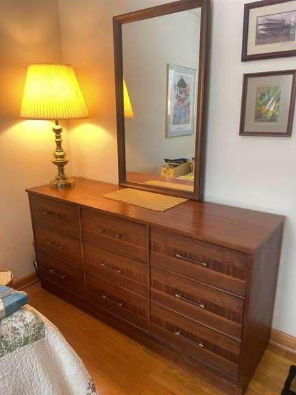 Mid century Dresser