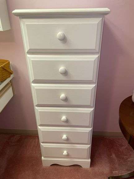 Chest of drawers