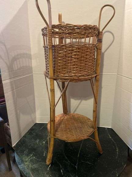 Cute Basket Plant Stand