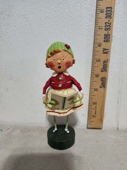 New Lori C Mitchell ESC Holly Come A Caroling Figure