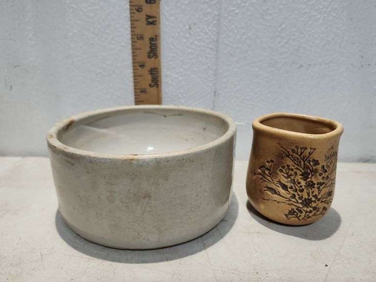 Crock Pet Dish 3X5 And Pottery Piece