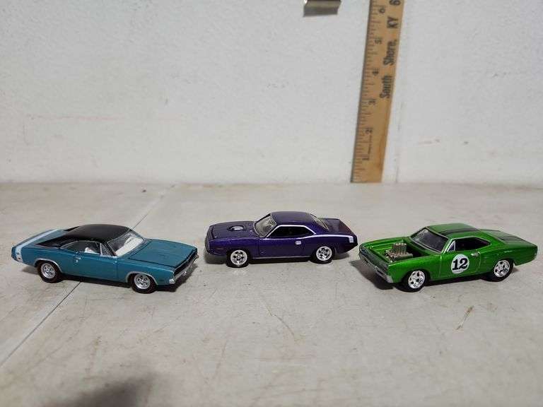 Three 2000 Johnny Lightning Playing Mantis 1:64 Scale Cars