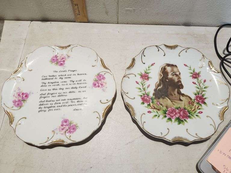 Pair Of Ceramic Creations Decor Plates 8x8