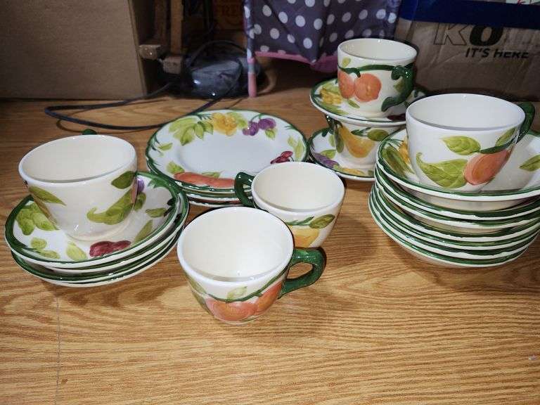 Fransiscan Dinnerware 21 pc Auction Ohio