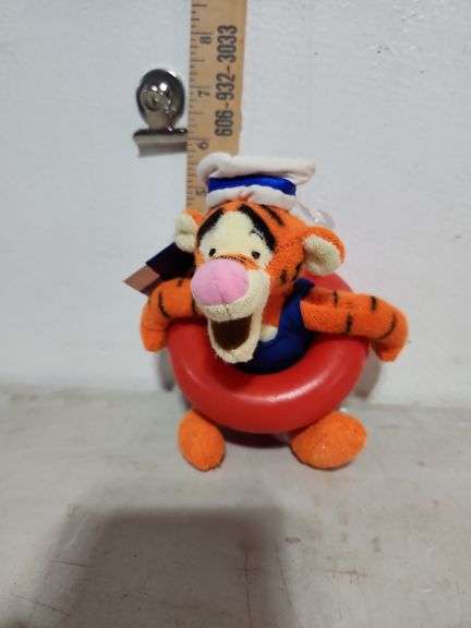 The Disney Store Plush Tigger Fun In The Sun
