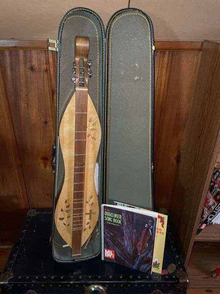 Dulcimer with song book