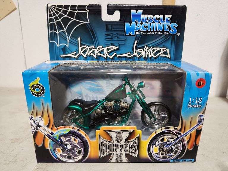 2003 Muscle Machines Cherry CFL1:18 Scale Motorcycle In Box