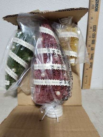 New 3 Piece Spring Banner Garland Bottle Brush Trees