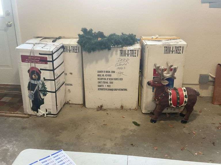 Christmas Decor & Reindeer