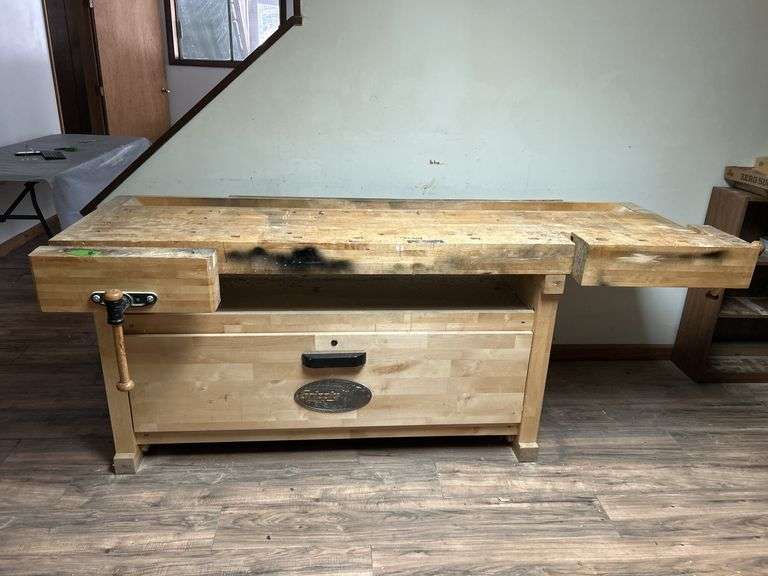 Grizzly Industrial Heavy Duty Work Bench