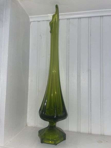 Green swung vase