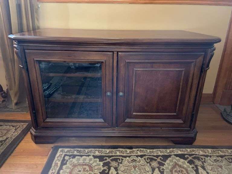 Tv stand