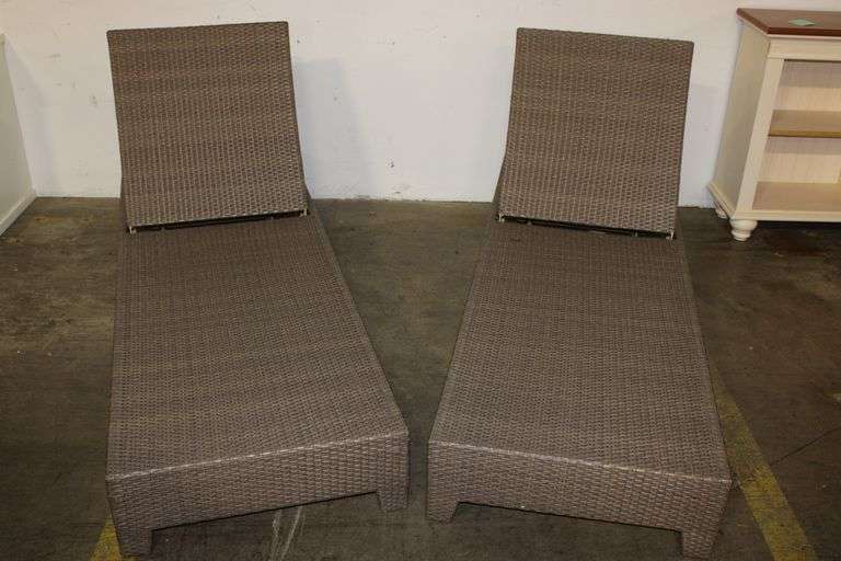 Patio Lounge Chairs - Auction Ohio