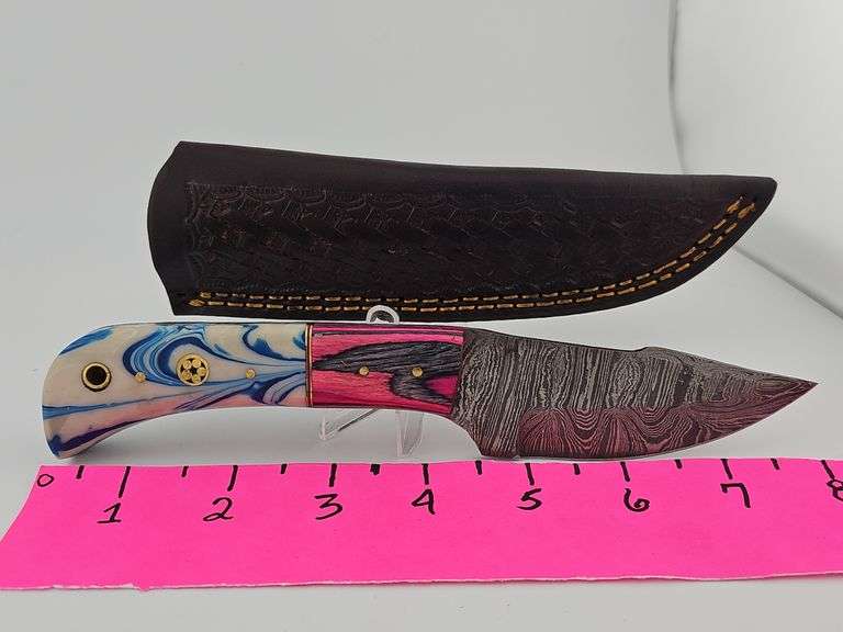 Exceptional Damascus Steel Hunting Knife with Leather Sheath main image 1