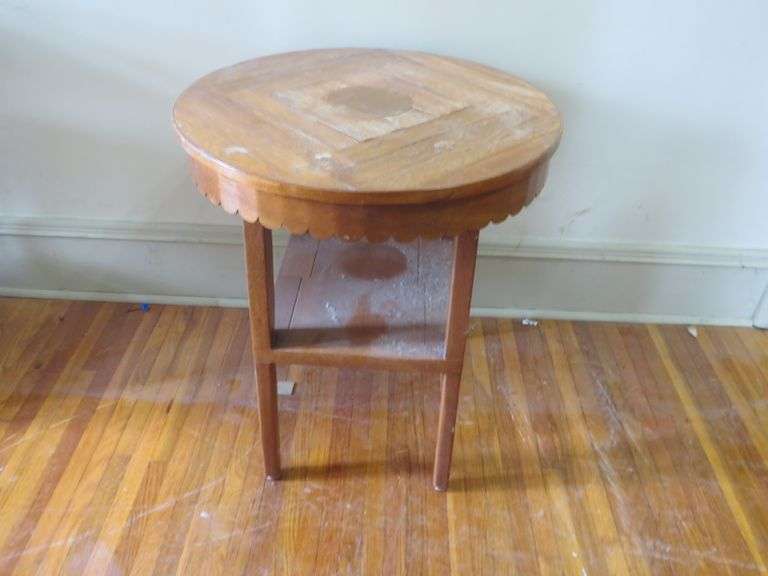 Round Wood Accent Table with Scalloped Edges