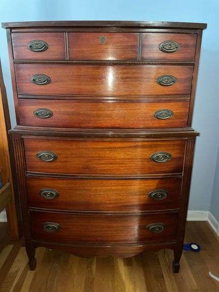 Chest of drawers
