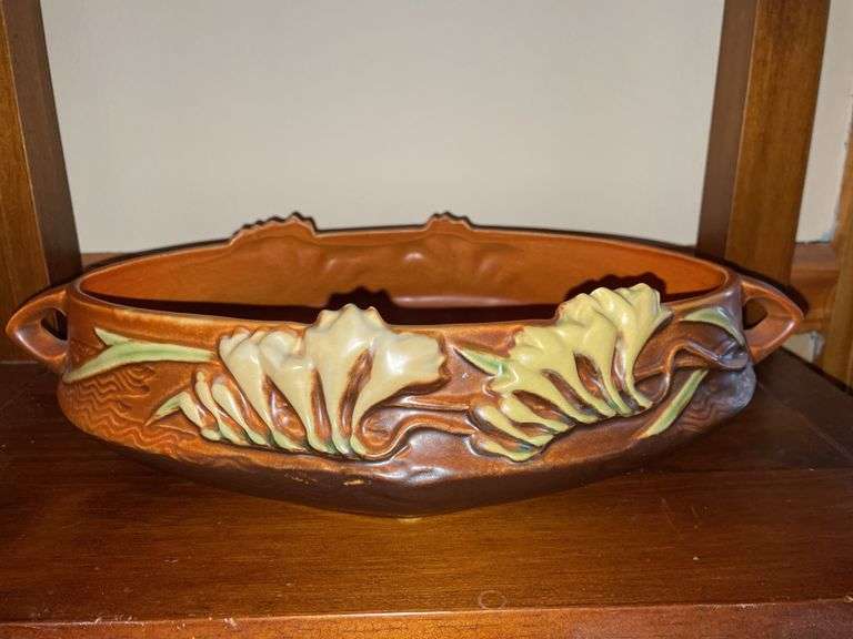 Roseville console bowl