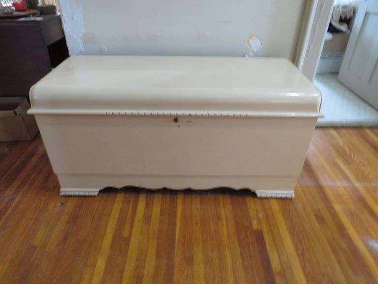 Lane Cedar Chest