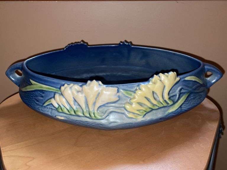 Roseville console bowl