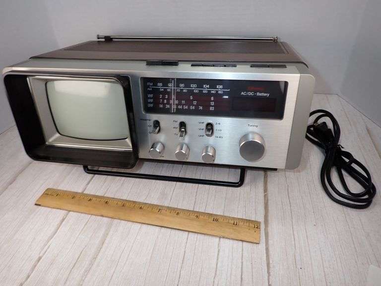 J.C. Penney AM/FM TV Portable Radio with Antenna