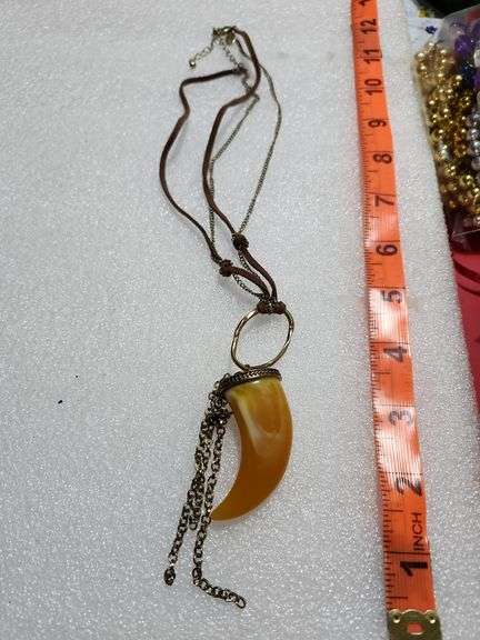 Express Resin Tooth Necklace