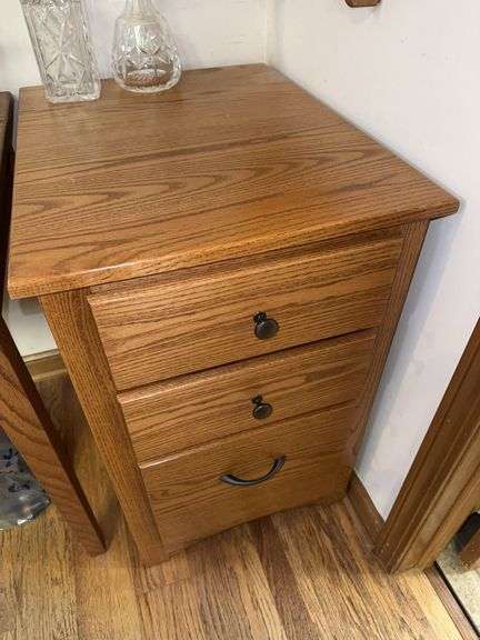 Gorgeous Oak drawers, and file cabinet