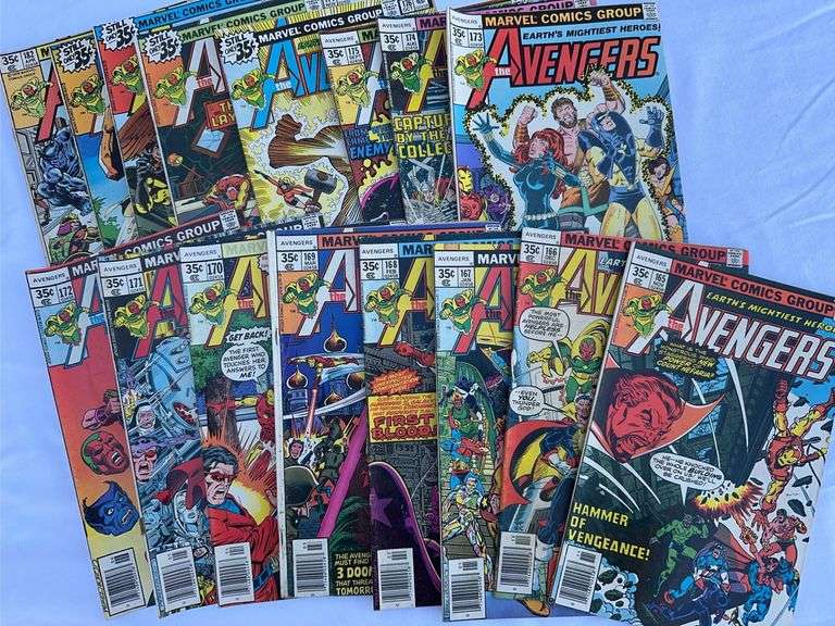 Lot of 16 different $.35 Avenger comics ￼