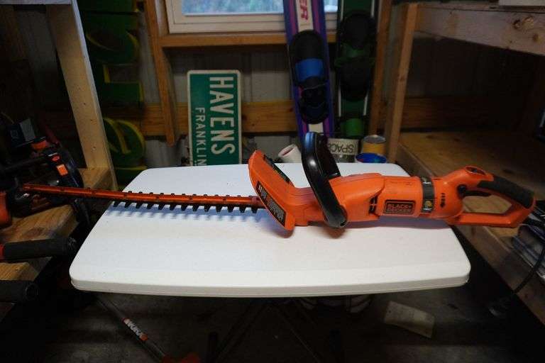Hedge trimmers