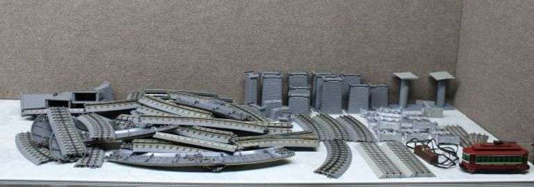 MTH and Lionel Electric Train Components and Accessories Lot