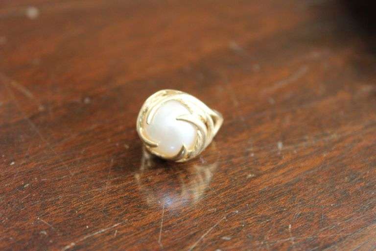 Pearl & 14K Gold Ring