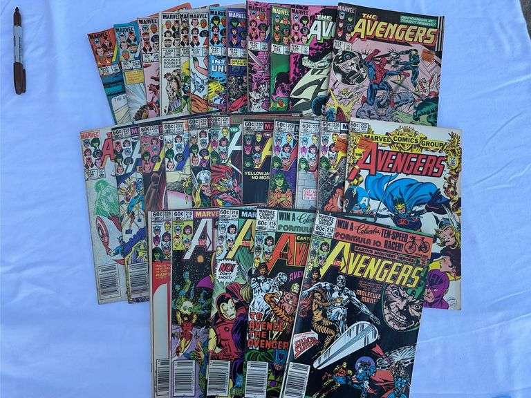 Lot of 30 different Avenger comics.